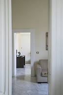 Apollo Suites