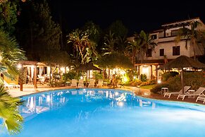 Nora Club Hotel