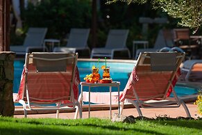 Nora Club Hotel