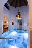 Nora Club Hotel
