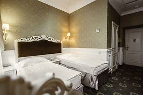 Royal Grand Hotel
