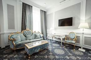 Royal Grand Hotel
