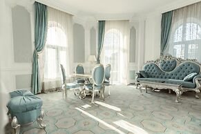 Royal Grand Hotel
