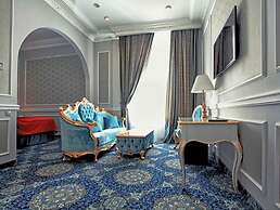 Royal Grand Hotel