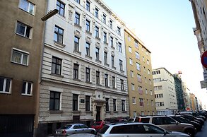 GoVienna Belvedere Apartment