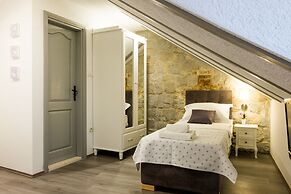 XIV Century rooms