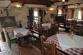 XIV Century rooms