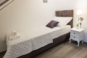 XIV Century rooms