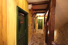 XIV Century rooms