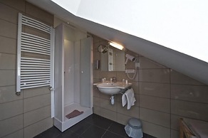 Hotel De La Porte Saint Pierre
