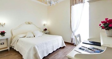 Lunaria Suites Rome