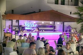 Shark Club Hotel