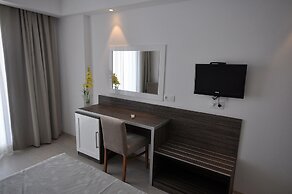 Shark Club Hotel