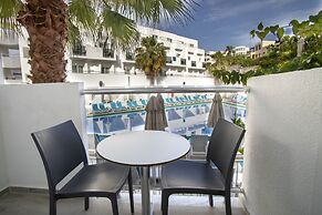 Shark Club Hotel