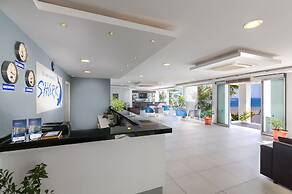Shark Club Hotel
