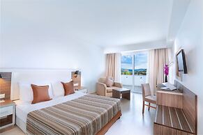 Shark Club Hotel