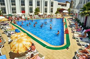 Shark Club Hotel