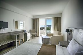 Shark Club Hotel
