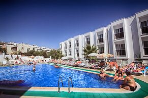 Shark Club Hotel