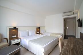 Shark Club Hotel