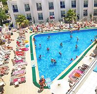 Shark Club Hotel