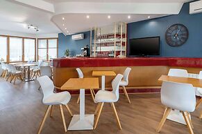 Sure Hotel by Best Western Saintes
