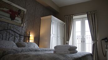Bowness Bay Suites - Adults only