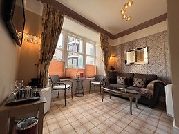 Bowness Bay Suites - Adults only