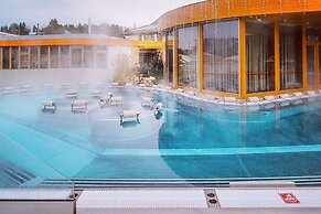 Maximus Resort
