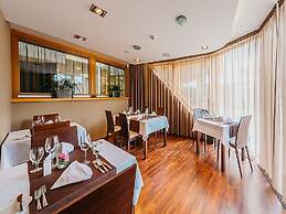 Maximus Resort