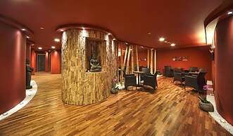 Maximus Resort