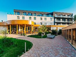 Maximus Resort