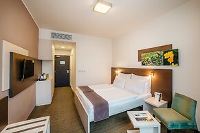 Maximus Resort