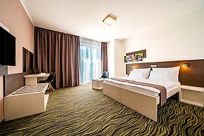 Maximus Resort