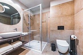 Maximus Resort