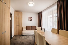 Maximus Resort