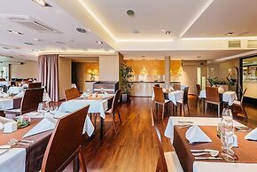 Maximus Resort