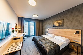 Maximus Resort