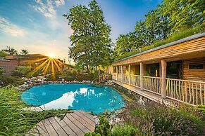 Maximus Resort