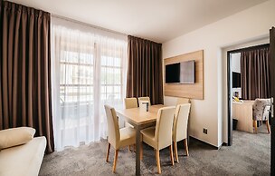 Maximus Resort