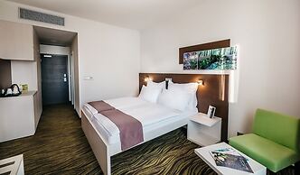 Maximus Resort