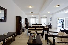 Alexandra Hotel