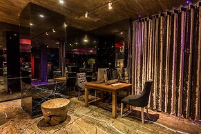 Inhouse Hotel