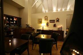 Epavlis Meteora Suites Hotel