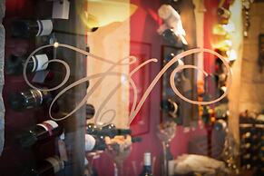 Hill View Restaurant & Apartments