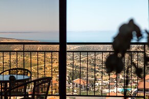 Hill View Restaurant & Apartments