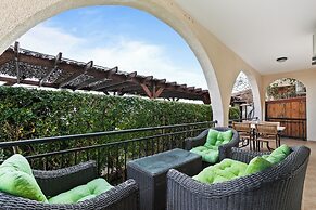 Hill View Restaurant & Apartments