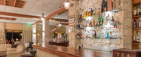Hill View Restaurant & Apartments