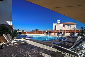 Hill View Restaurant & Apartments