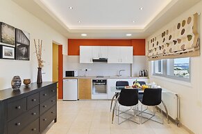 Hill View Restaurant & Apartments